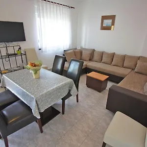 Apartament Two-bedroom Adria With Sea View, Fažana