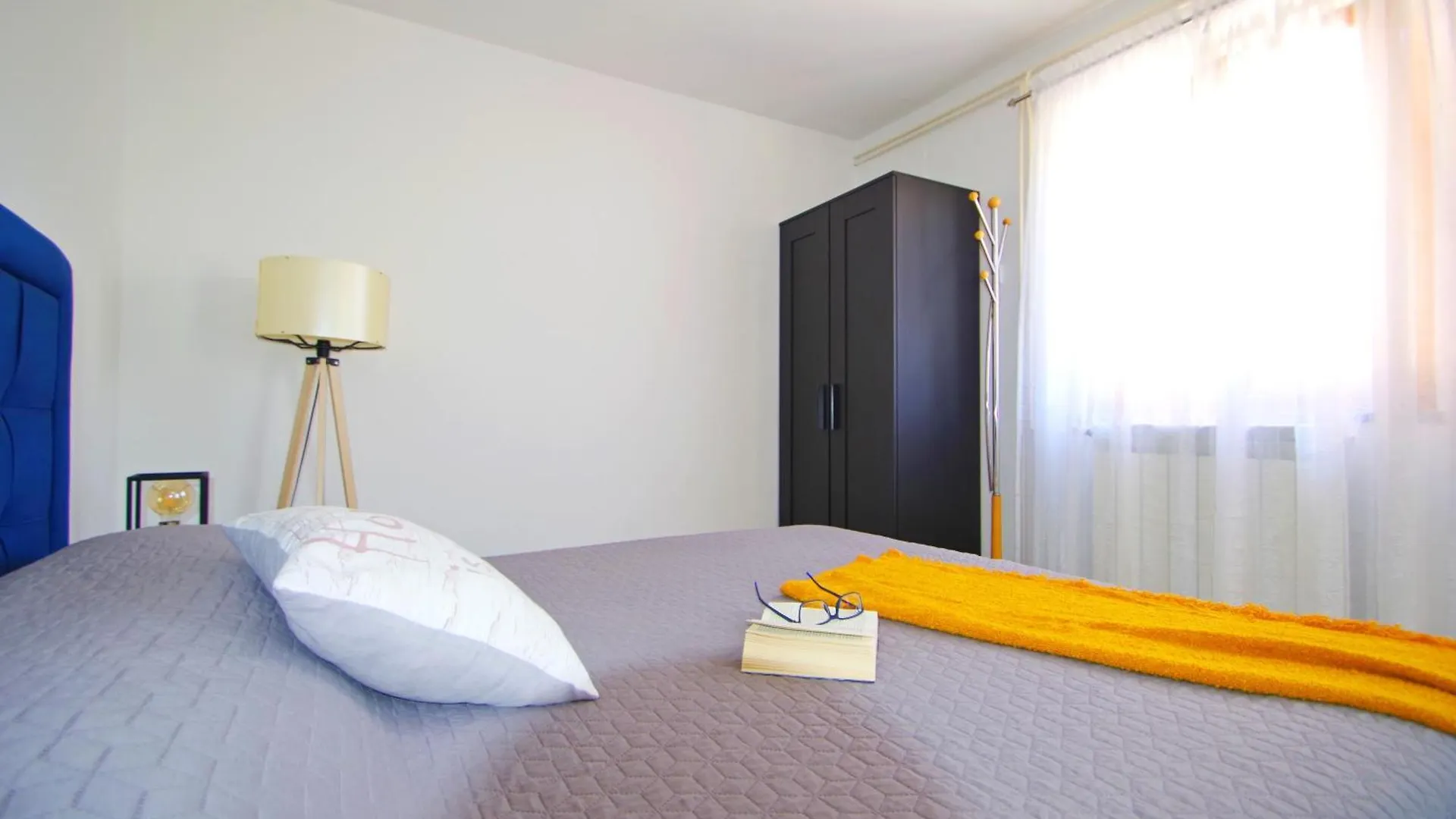 Apartments Prodan Fazana 0*,
