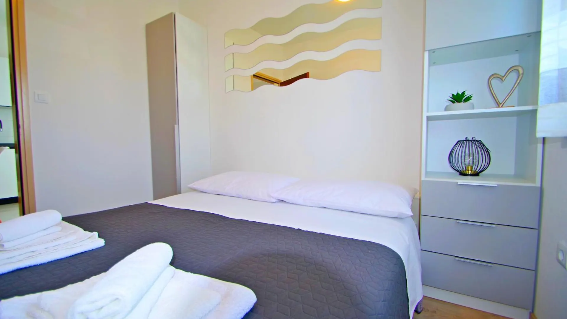 Apartments Prodan Fazana 0*,