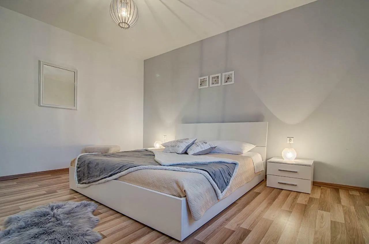 Apartments Prodan Fazana