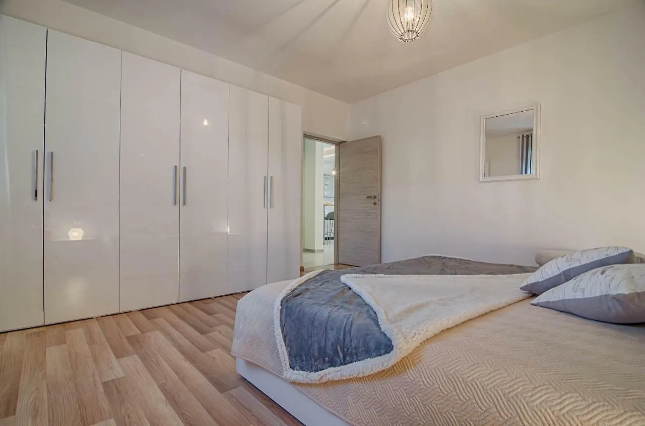 Apartments Prodan Fazana 0*,  Croatia